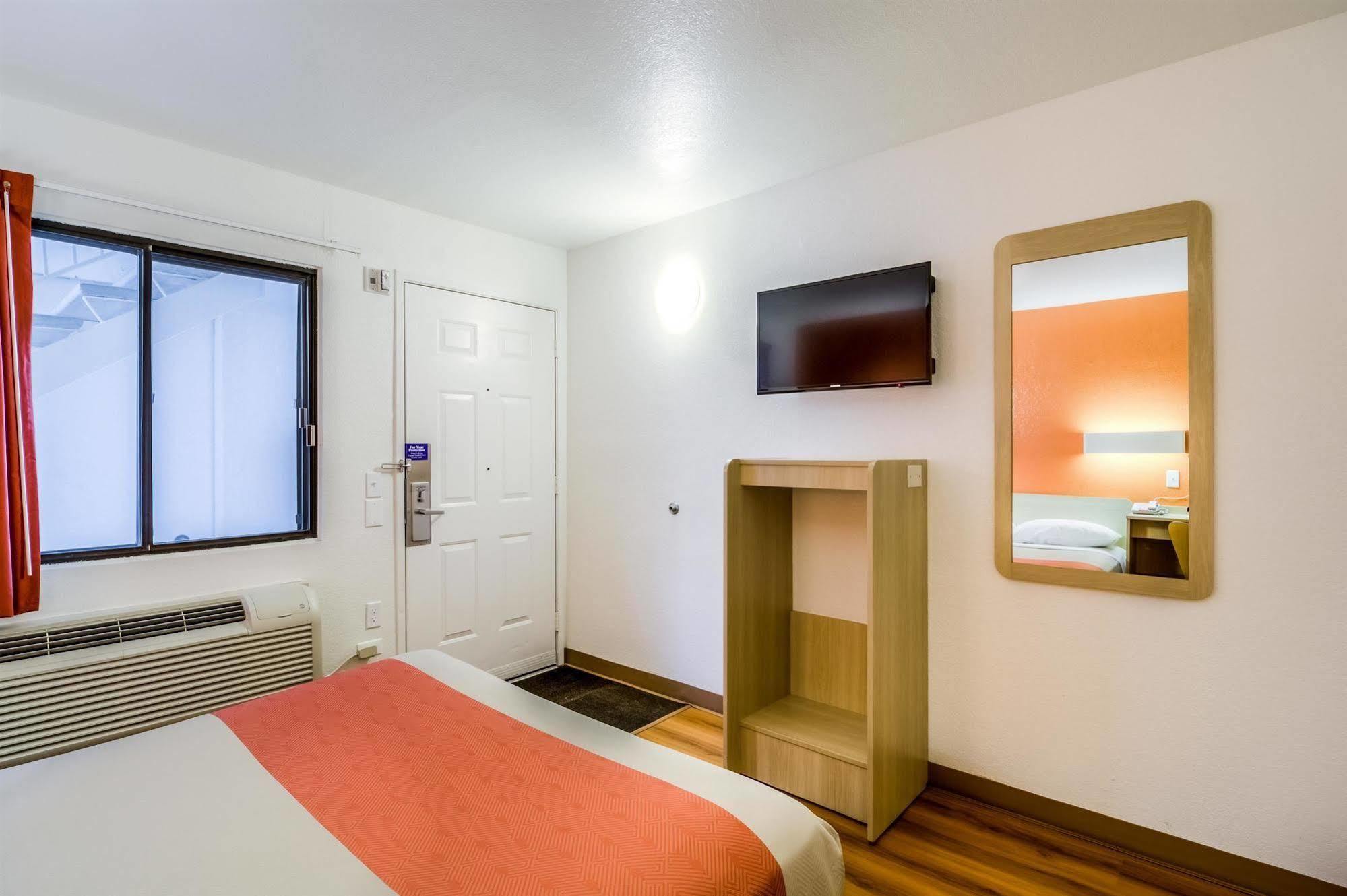 Motel 6 Chicago - Elk Grove Elk Grove Village Exteriér fotografie